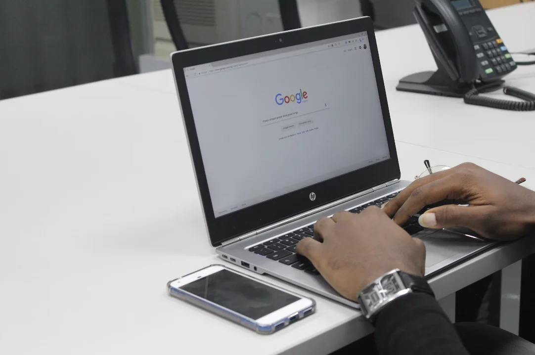 SEO on Page con Google Ads Estefanía Tirado web developer