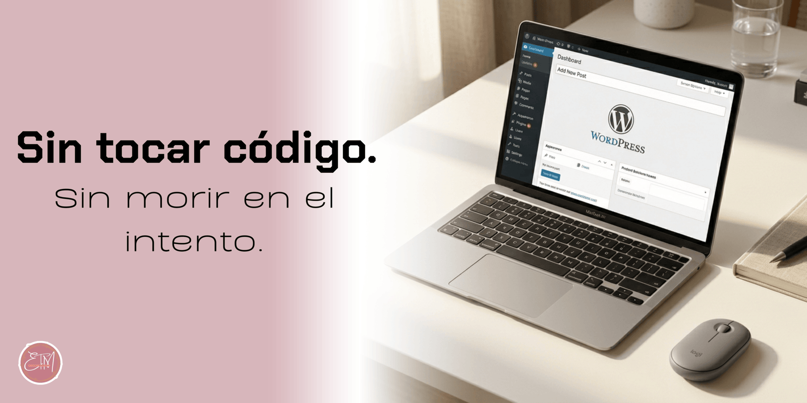 portátil con WordPress abierto para implementar JSON-LD y datos estructurados